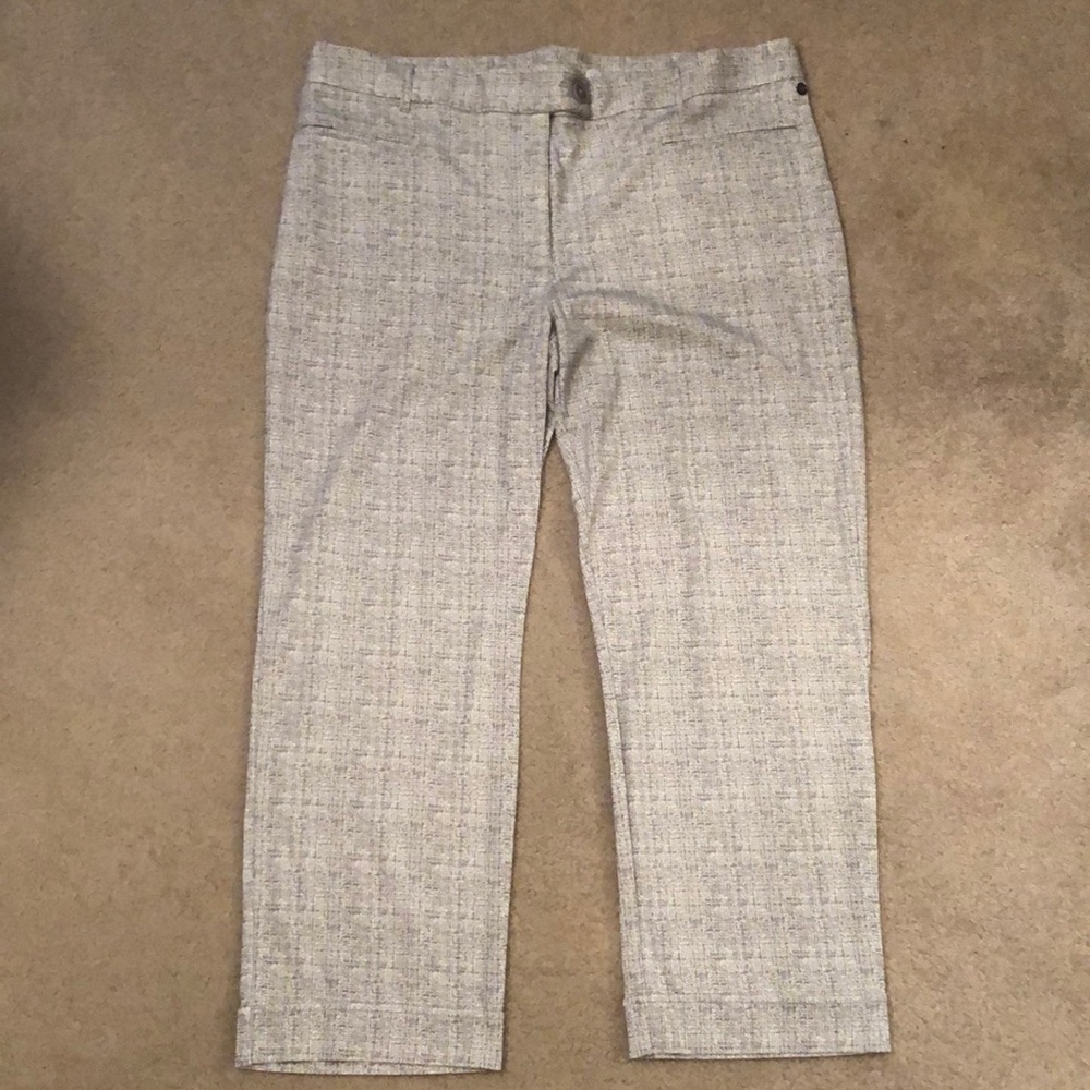 Beta brand, XXL cropped dress pants, grey/white